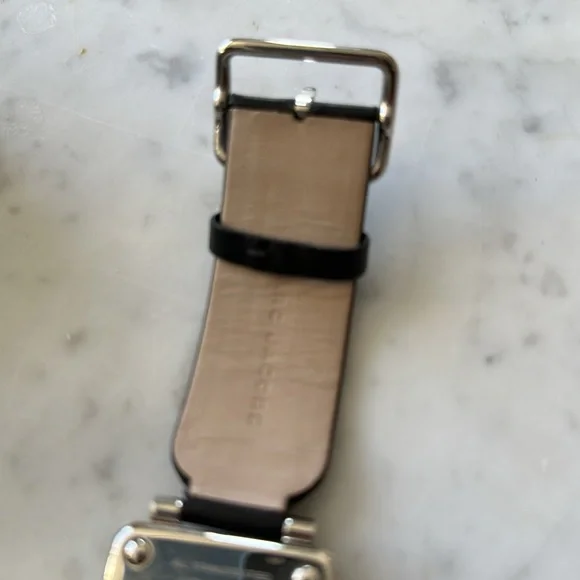 Ladies Watch - Picture 4 of 5